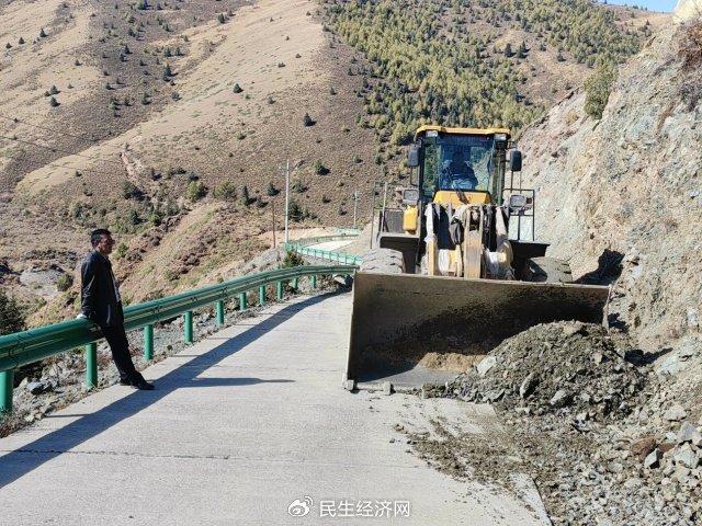 念堆村交通新篇章，迈向现代化交通发展之路